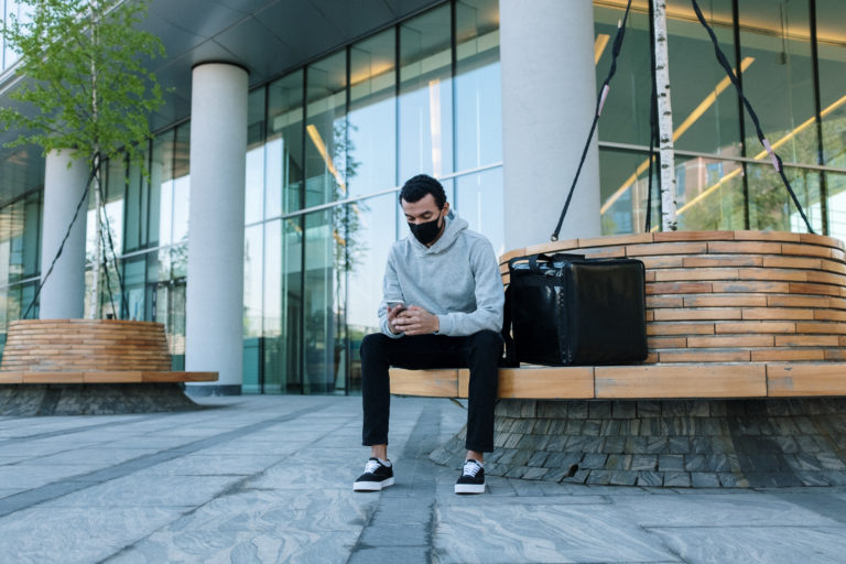 【2020年最新版】Uber Eats(ウーバーイーツ)を始めるべき4つの理由