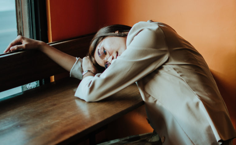 【ストンと寝落ち！】CHILL OUT(チルアウト)は寝る前が効果的？飲む最適なタイミングとは？