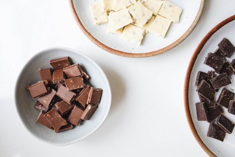 【バレンタインが幸せな理由⁉】エンドルフィンはチョコレートで出せる？注意すべき点とは？