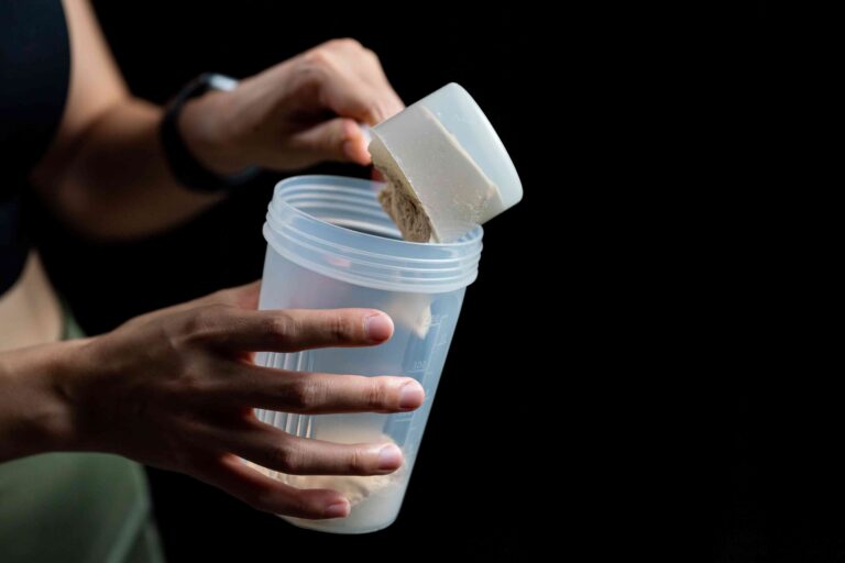 【9割が知らない？】プロテインが腎臓に悪いは嘘？プロテインの危険性を【徹底解説】
