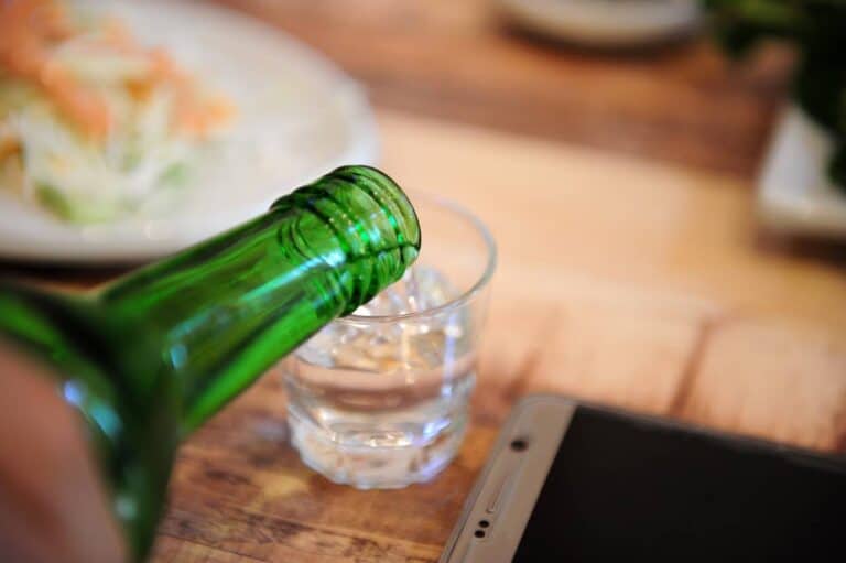 【韓国焼酎】チャミスルは体に悪い？体へのダメージが少ないお酒も紹介！